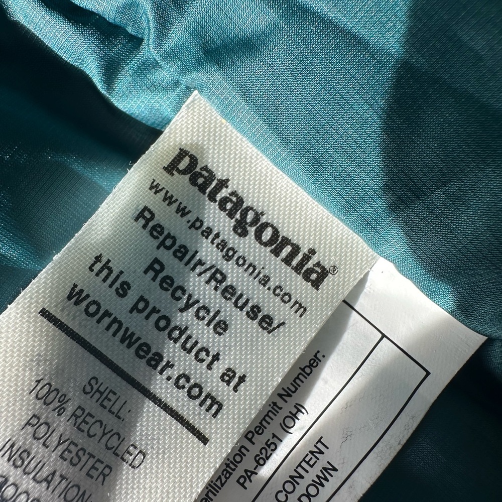 Patagonia Men’s Teal, Yellow & Dark Teal Striped Puffer Jacket - Picture 3 of 7